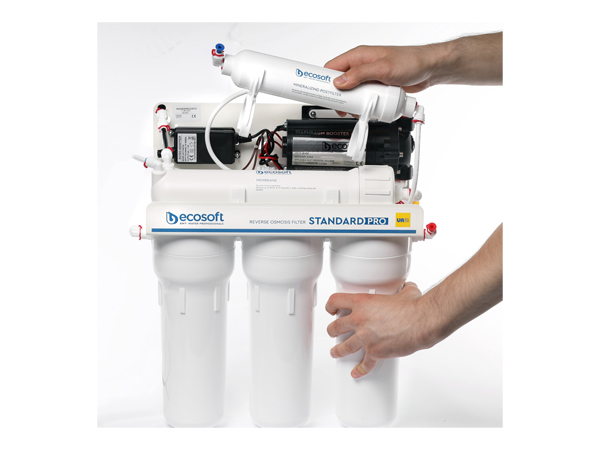 Ecosoft Standard Reverse Osmosis filter with mineralization and pump on metal rack - Image 4